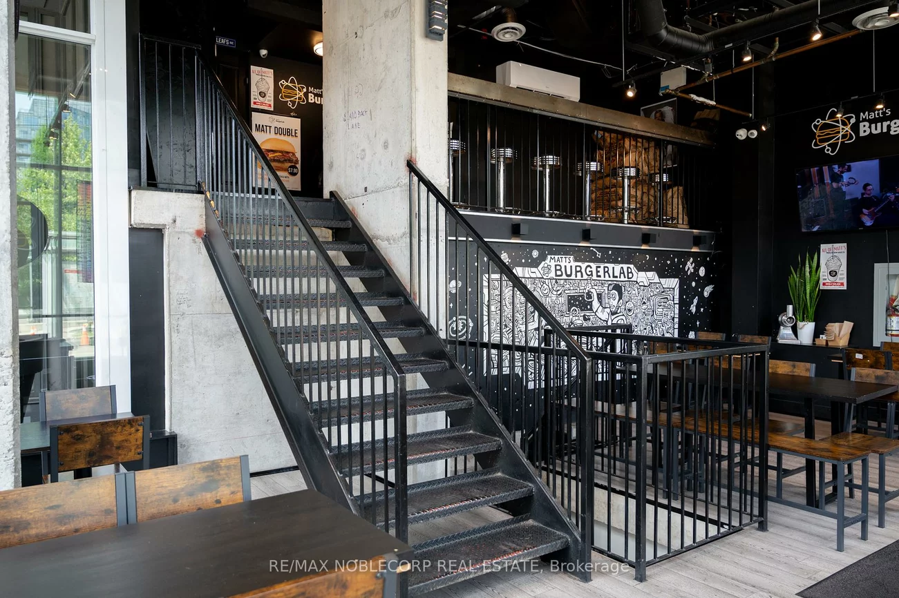 1205, Queen, South Parkdale, Toronto