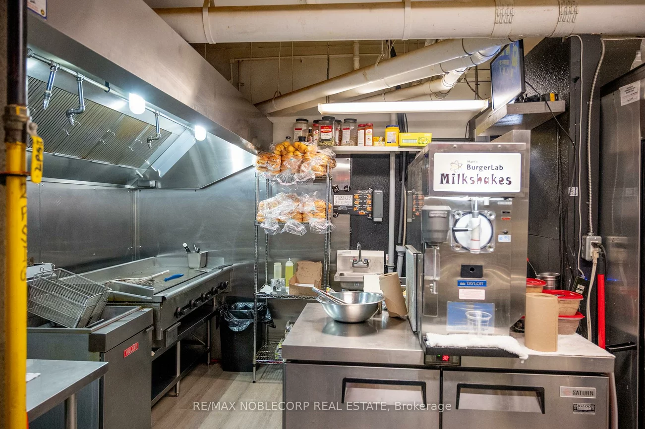 1205, Queen, South Parkdale, Toronto