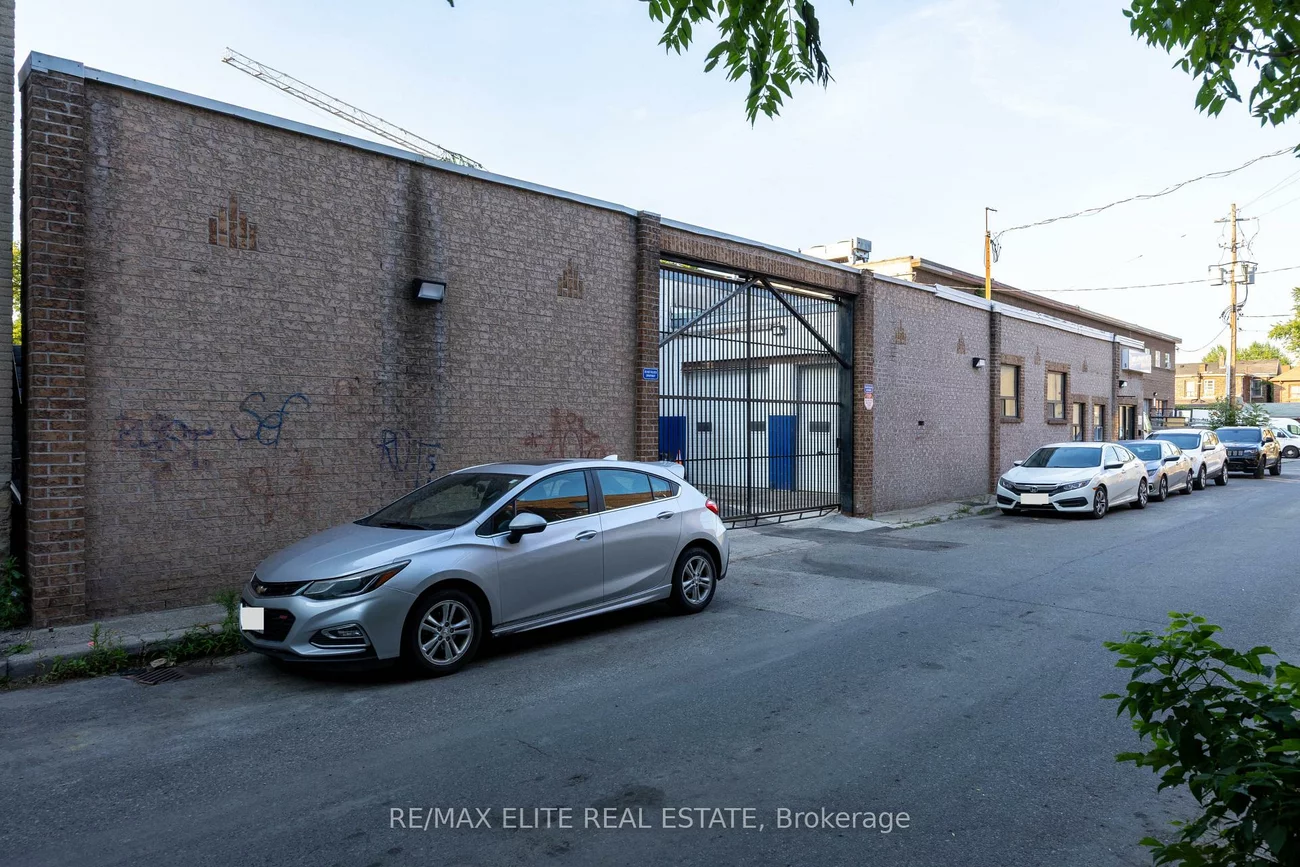 20, Jenet, Dovercourt-Wallace Emerson-Junction, Toronto