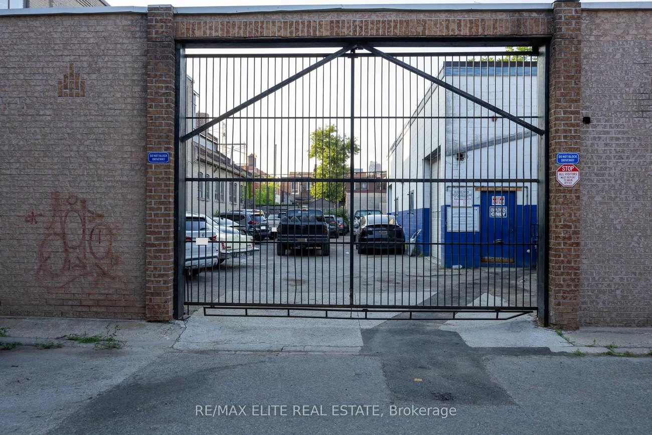 20, Jenet, Dovercourt-Wallace Emerson-Junction, Toronto