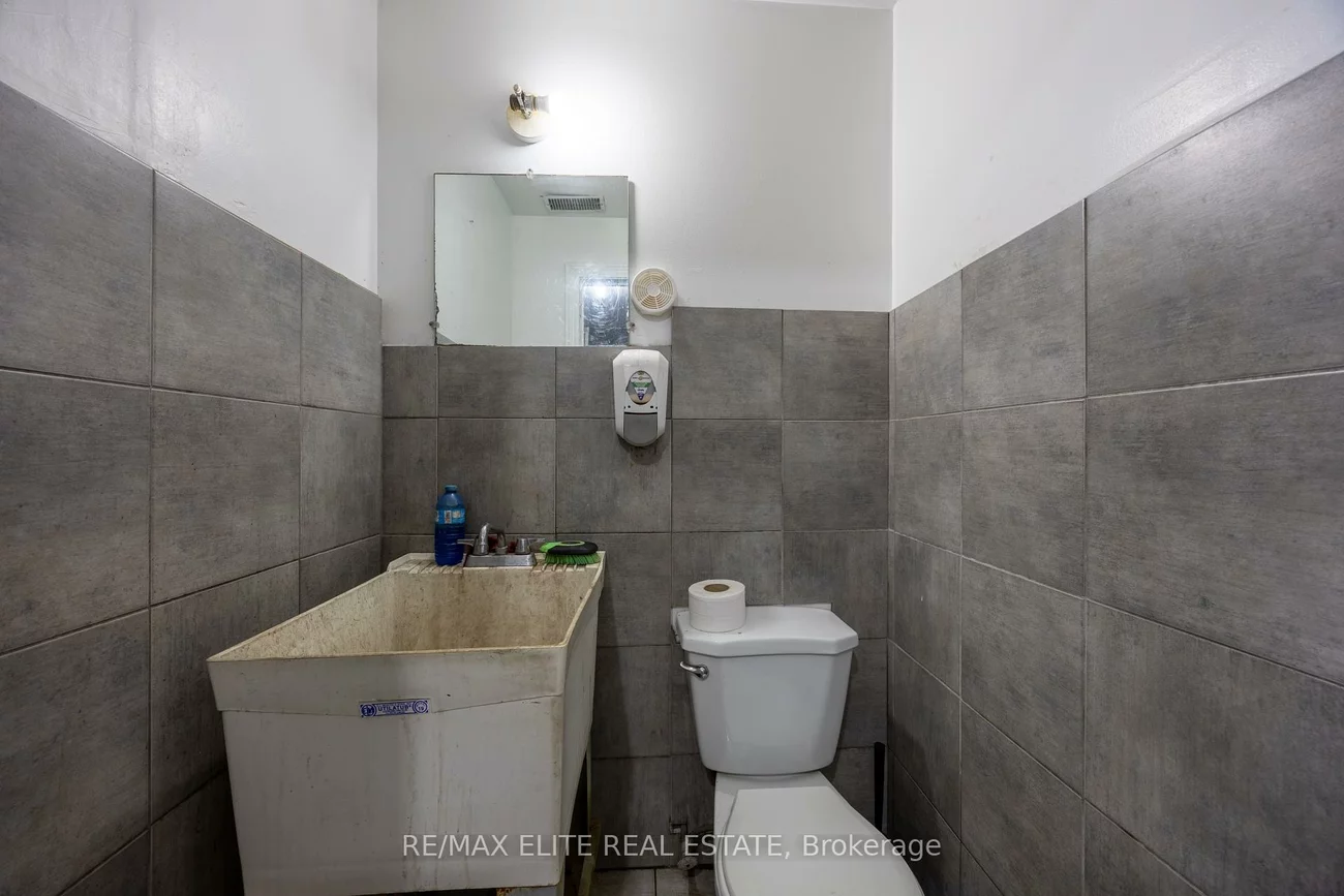 20, Jenet, Dovercourt-Wallace Emerson-Junction, Toronto