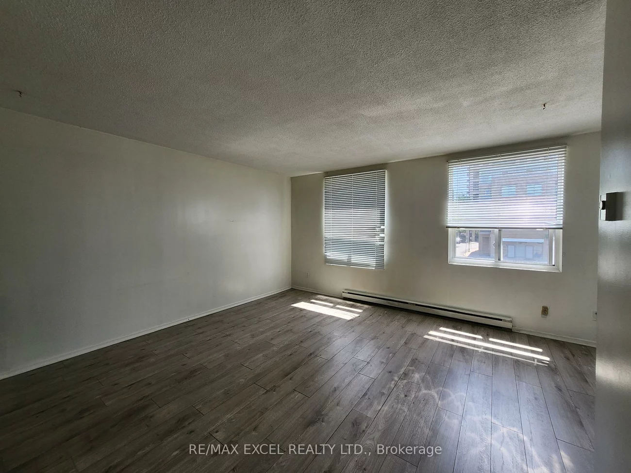 5130, Dundas, Islington-City Centre West, Toronto