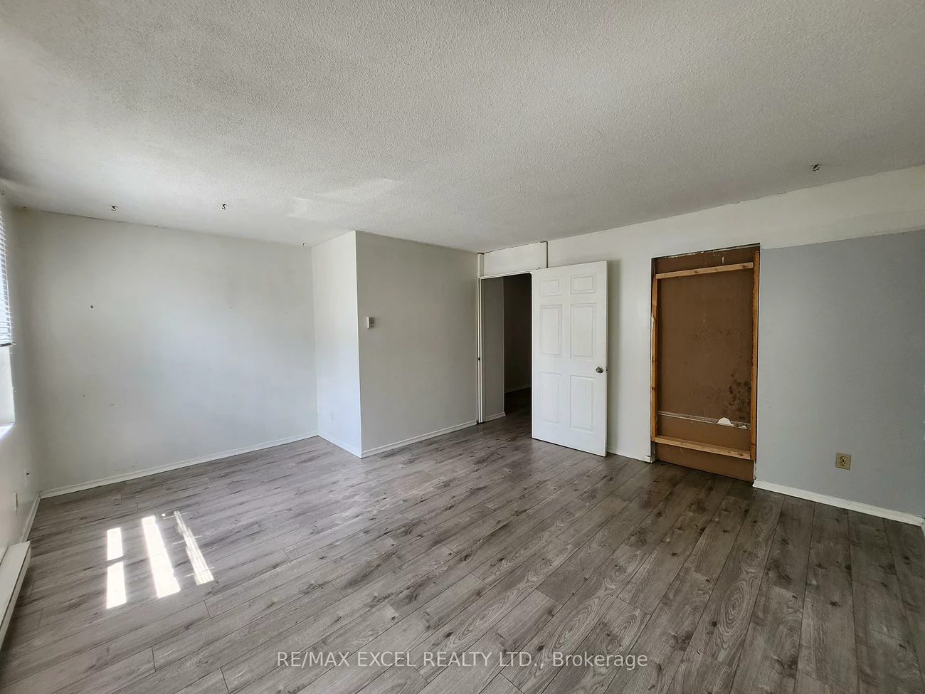 5130, Dundas, Islington-City Centre West, Toronto