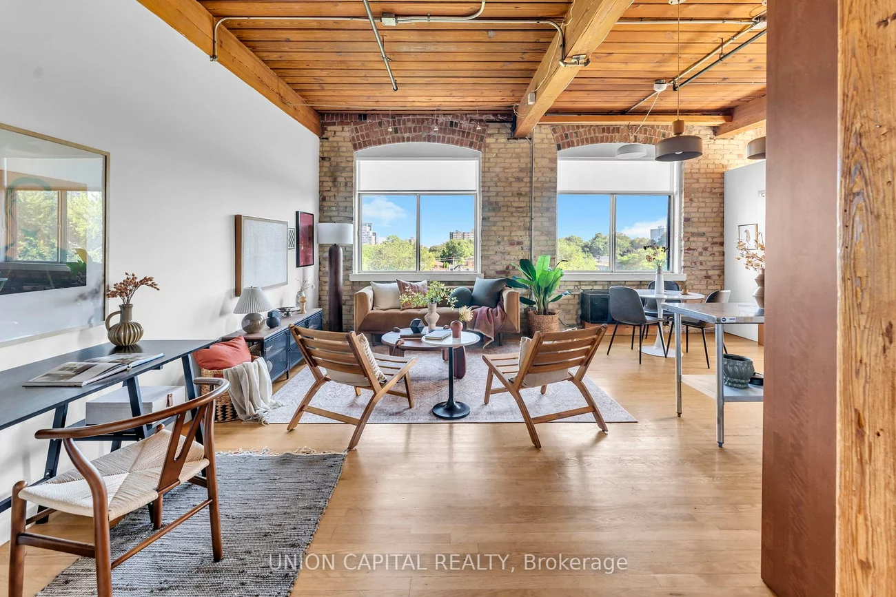 24, Noble, Roncesvalles, Toronto
