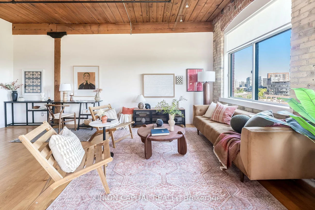 24, Noble, Roncesvalles, Toronto