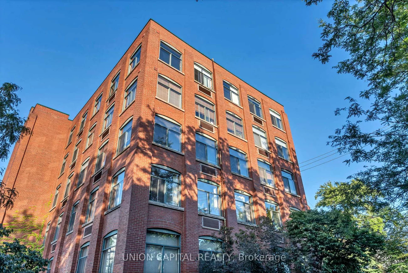 24, Noble, Roncesvalles, Toronto
