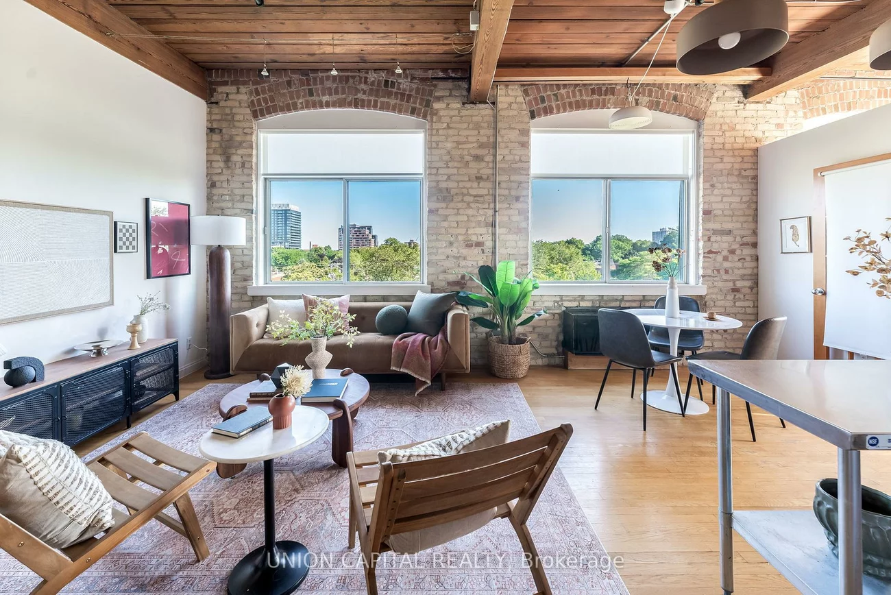 24, Noble, Roncesvalles, Toronto
