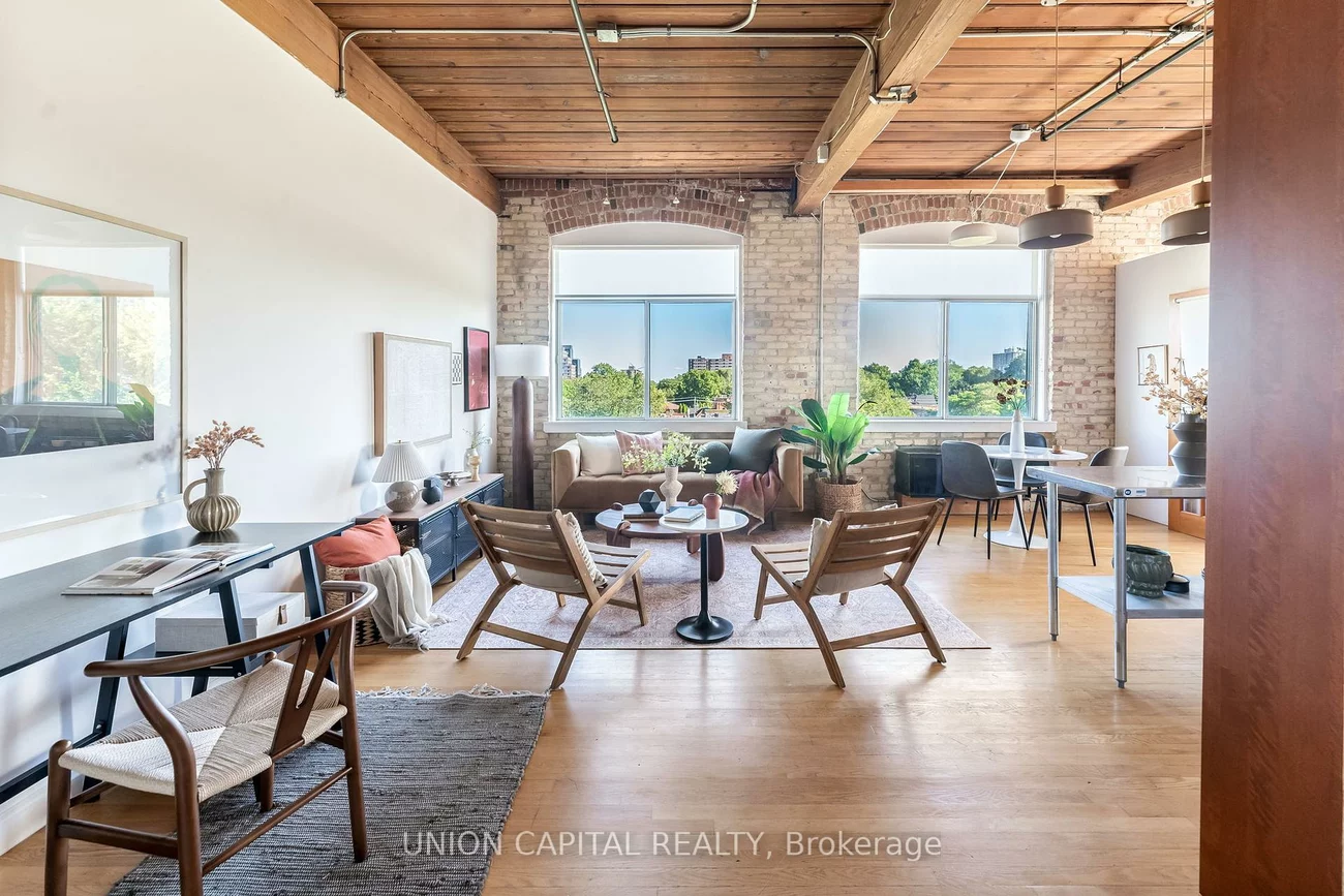 24, Noble, Roncesvalles, Toronto