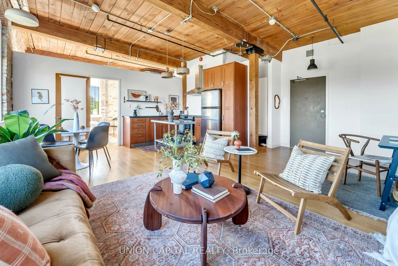 24, Noble, Roncesvalles, Toronto