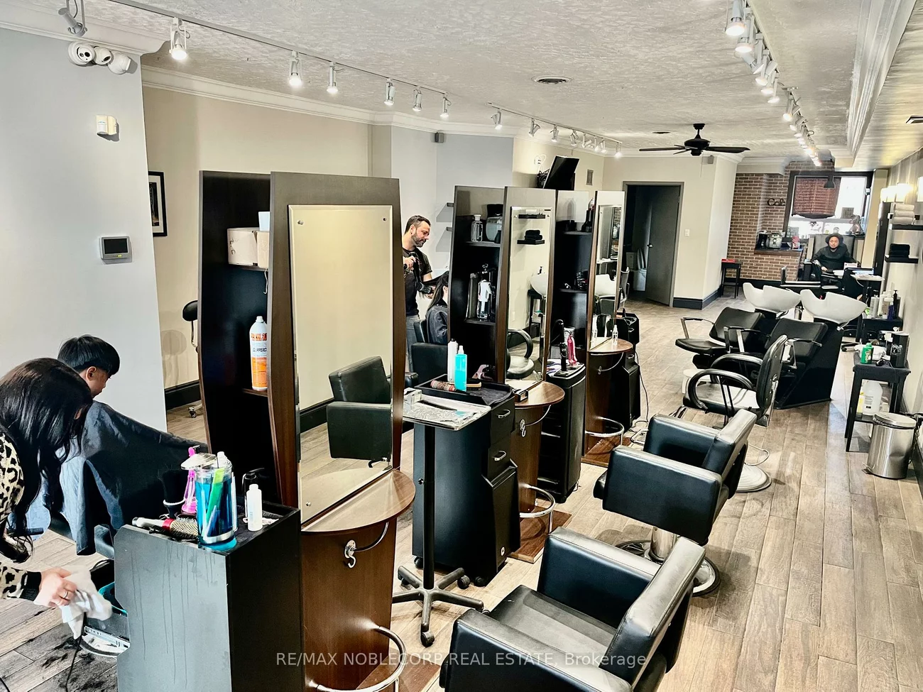 734, Wilson, Downsview-Roding-CFB, Toronto