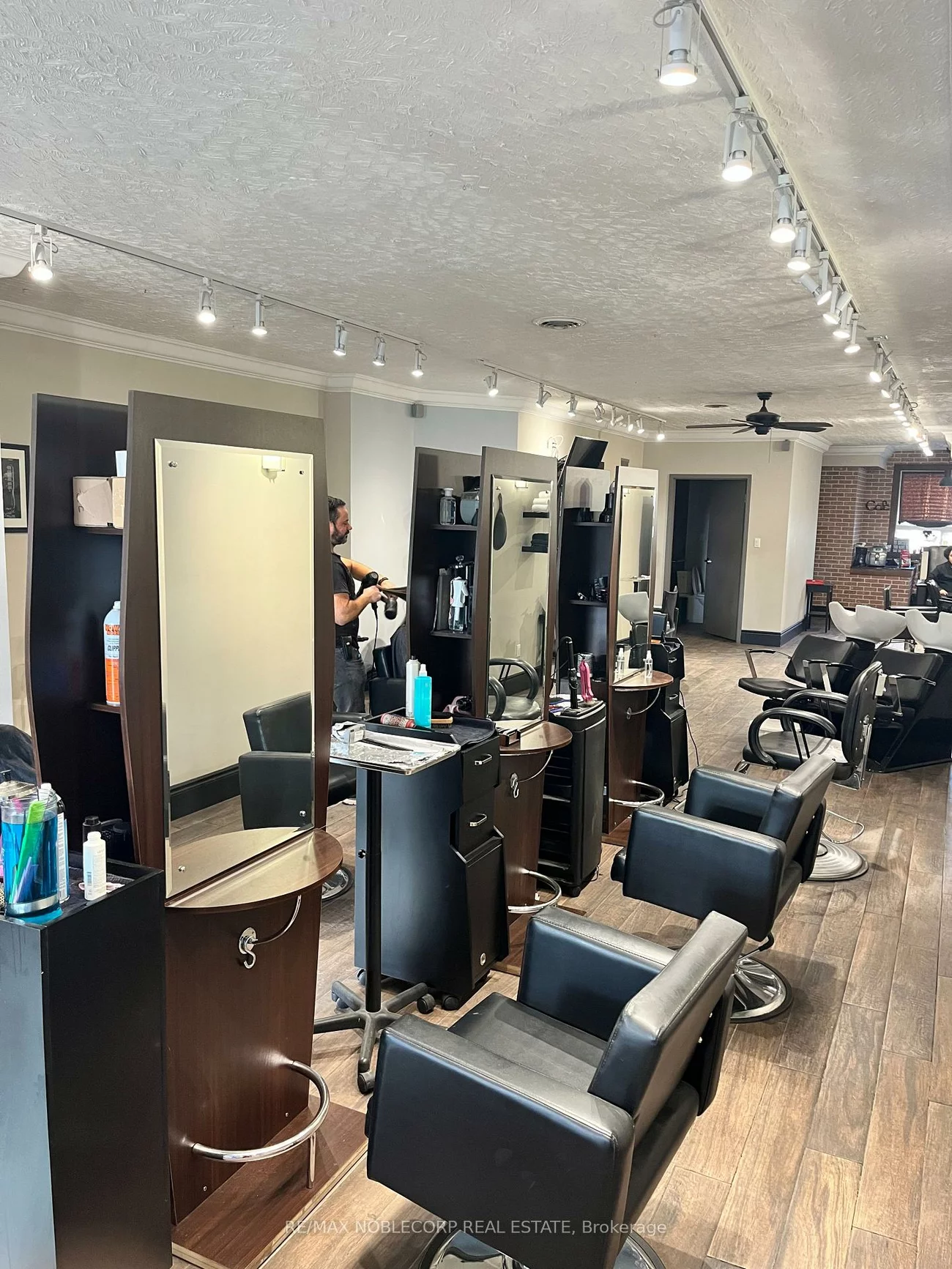 734, Wilson, Downsview-Roding-CFB, Toronto