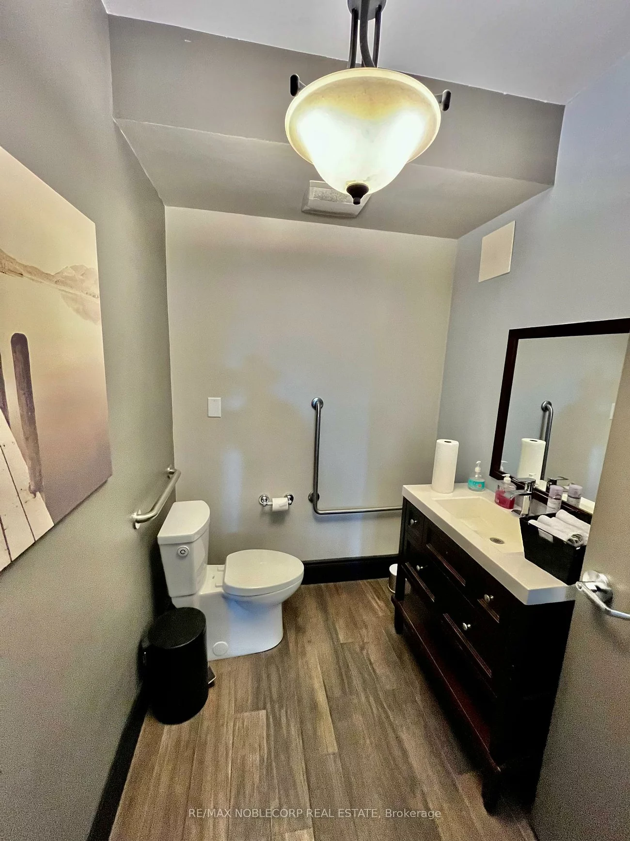 734, Wilson, Downsview-Roding-CFB, Toronto