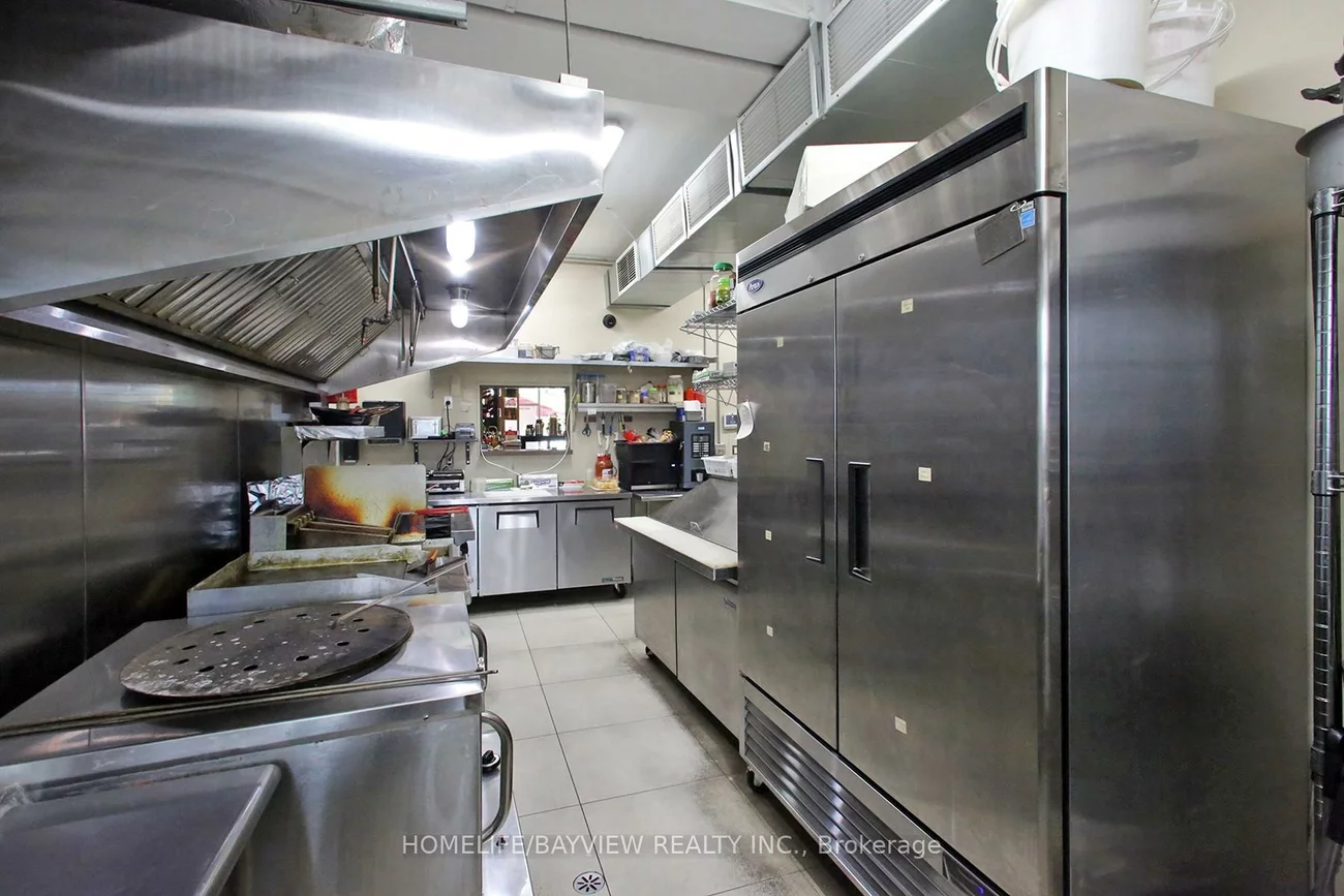 988, Albion, Thistletown-Beaumonde Heights, Toronto