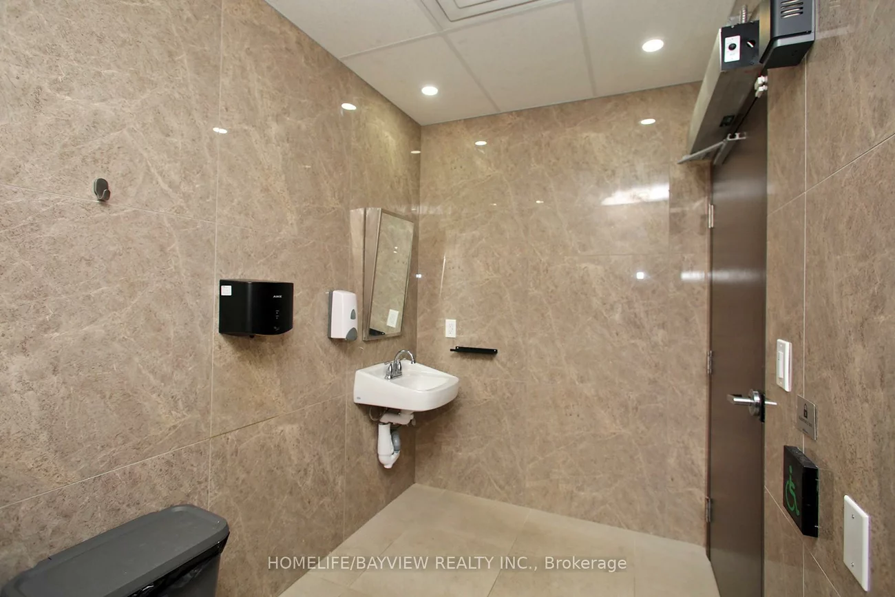 988, Albion, Thistletown-Beaumonde Heights, Toronto