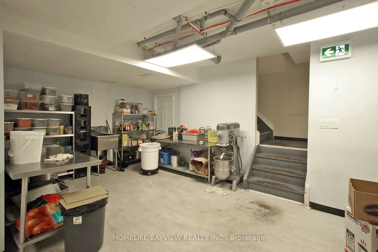 988, Albion, Thistletown-Beaumonde Heights, Toronto