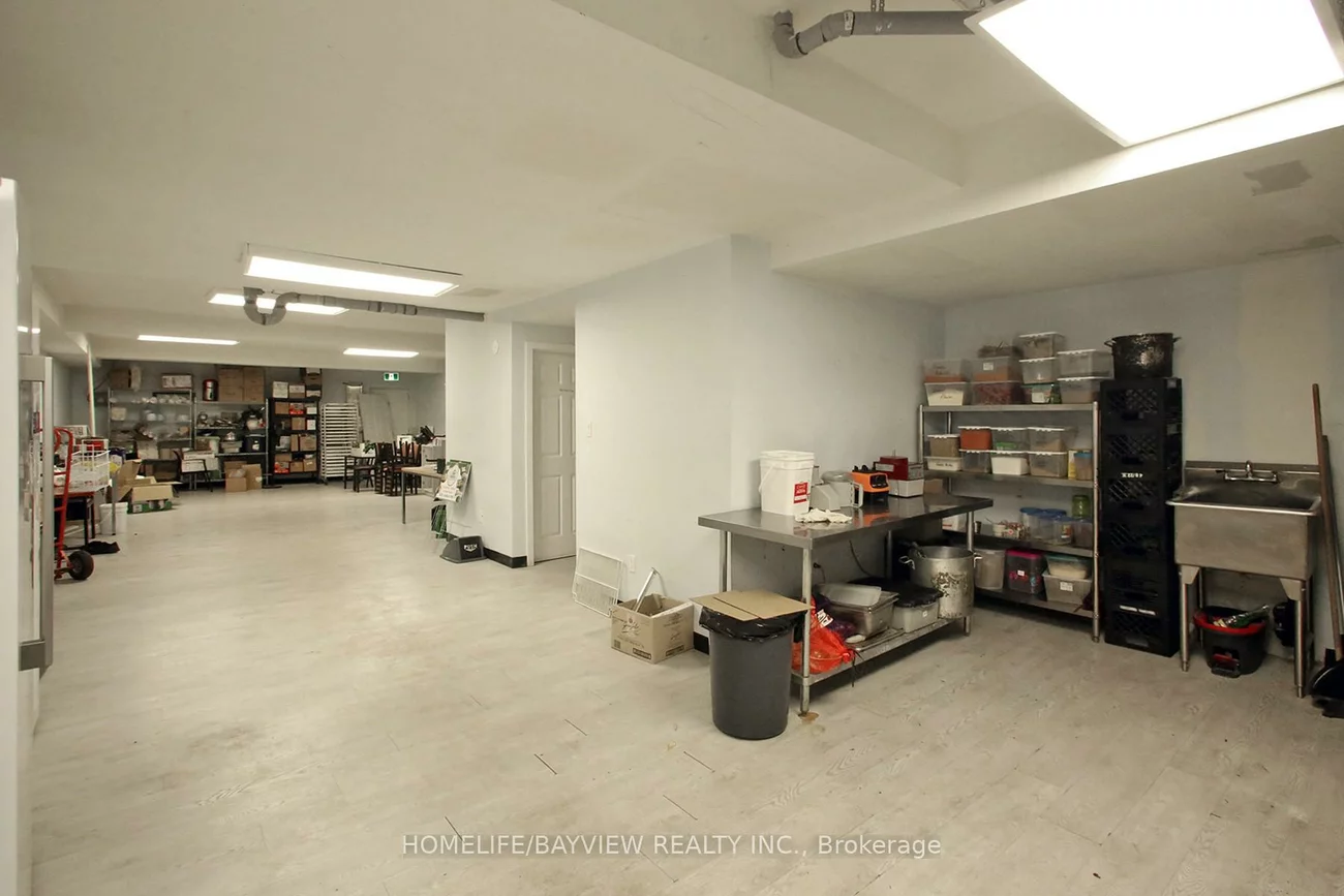 988, Albion, Thistletown-Beaumonde Heights, Toronto