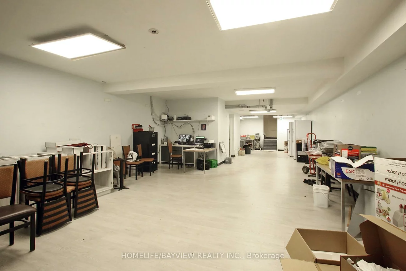 988, Albion, Thistletown-Beaumonde Heights, Toronto