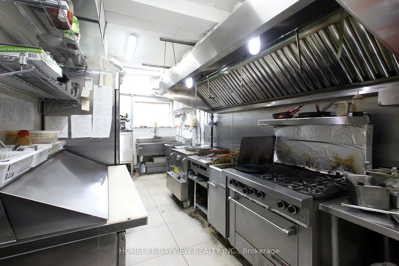 988, Albion, Thistletown-Beaumonde Heights, Toronto