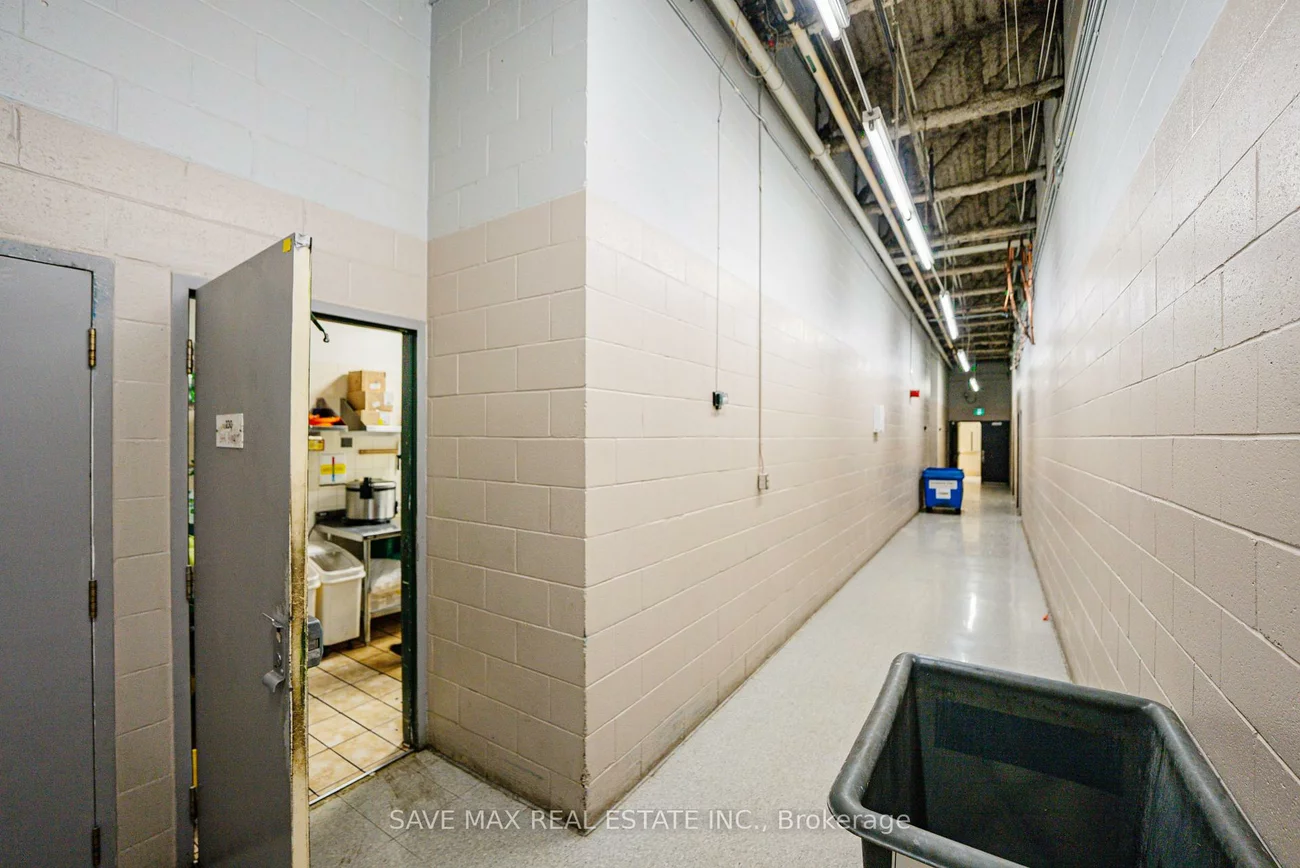 700, Lawrence, Yorkdale-Glen Park, Toronto