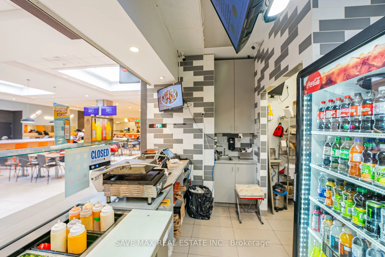 700, Lawrence, Yorkdale-Glen Park, Toronto