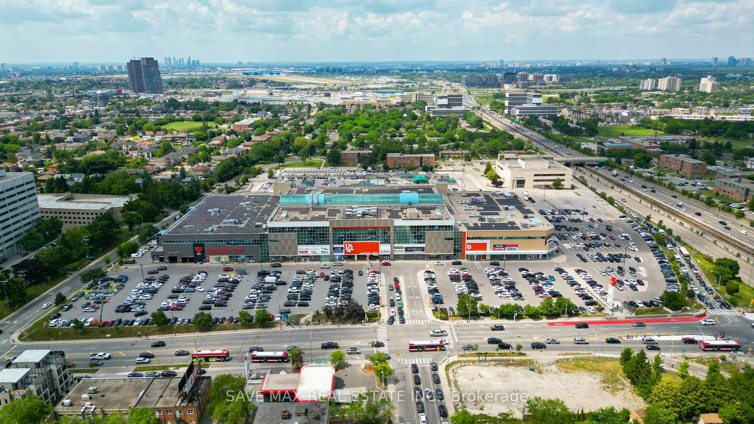 700, Lawrence, Yorkdale-Glen Park, Toronto