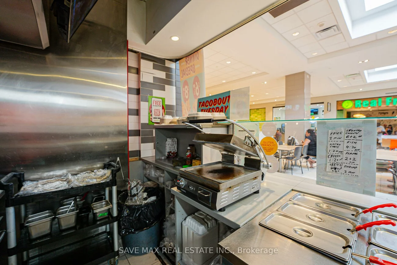700, Lawrence, Yorkdale-Glen Park, Toronto
