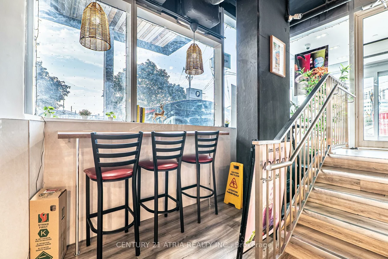 5245, Dundas, Islington-City Centre West, Toronto