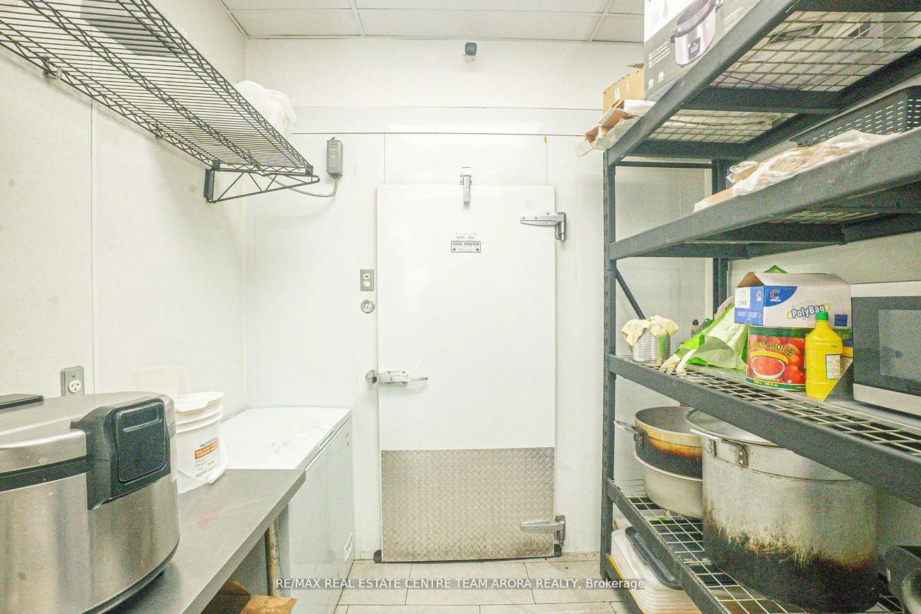 2737, Keele, Downsview-Roding-CFB, Toronto