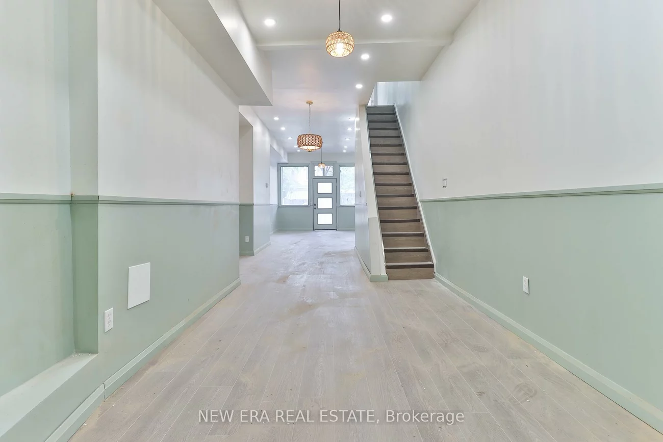 990, Dovercourt, Dovercourt-Wallace Emerson-Junction, Toronto