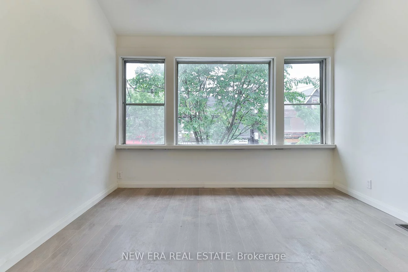 990, Dovercourt, Dovercourt-Wallace Emerson-Junction, Toronto