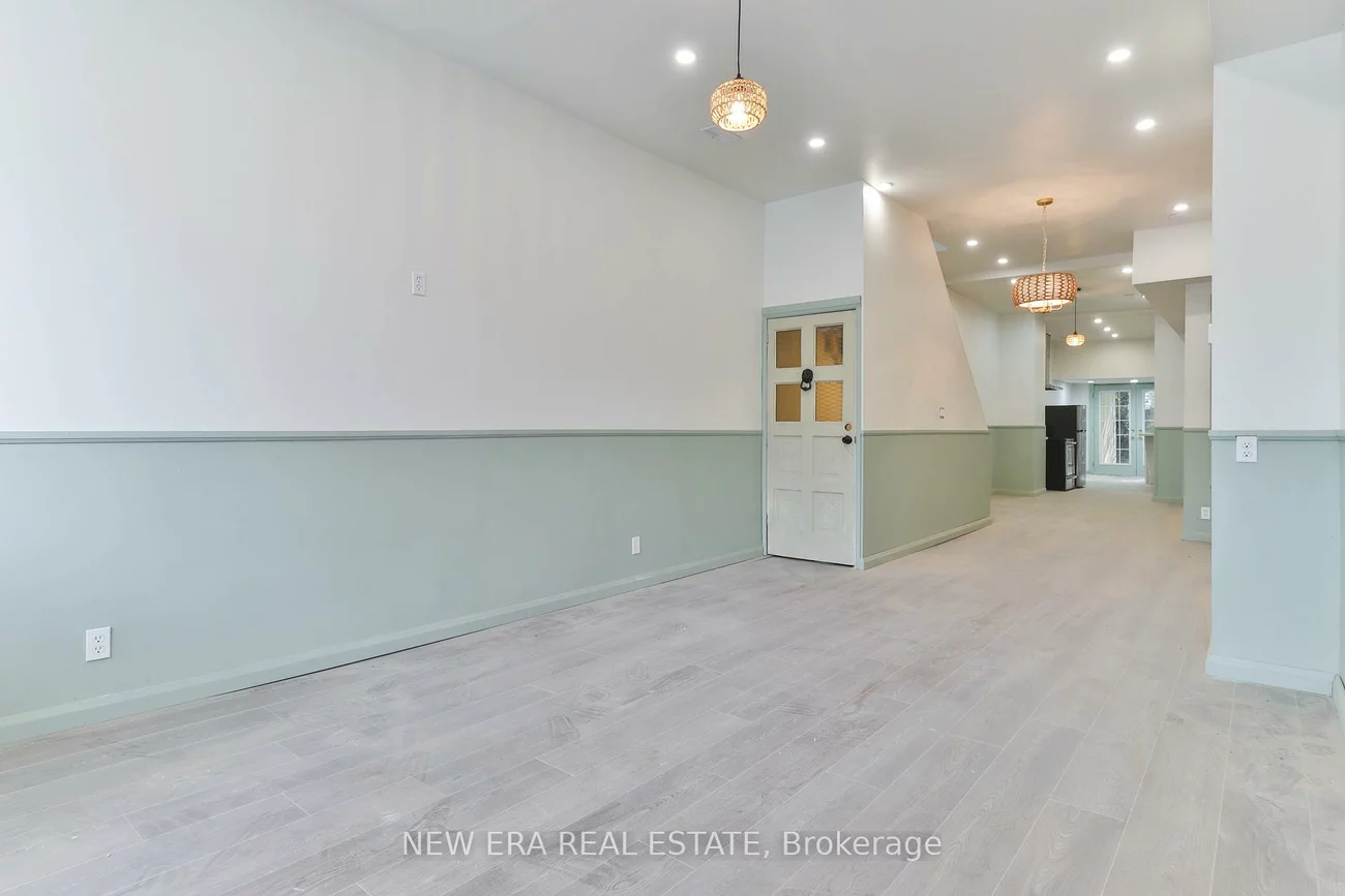 990, Dovercourt, Dovercourt-Wallace Emerson-Junction, Toronto