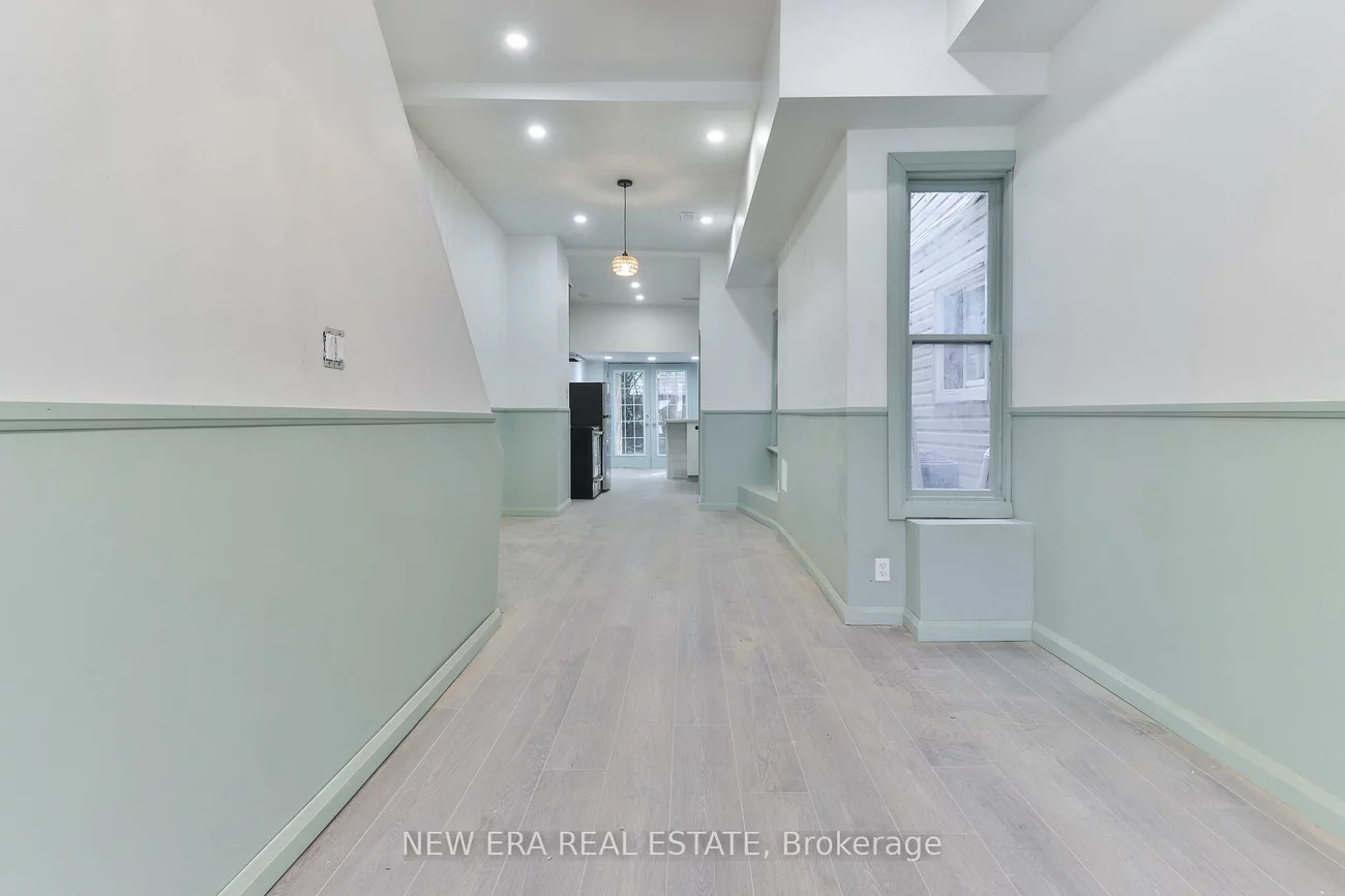 990, Dovercourt, Dovercourt-Wallace Emerson-Junction, Toronto