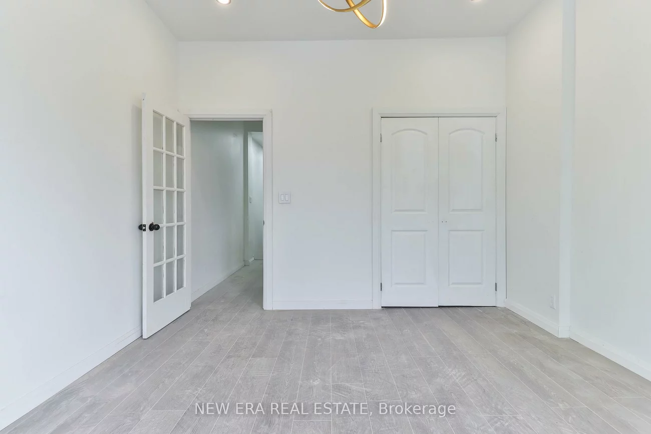 990, Dovercourt, Dovercourt-Wallace Emerson-Junction, Toronto