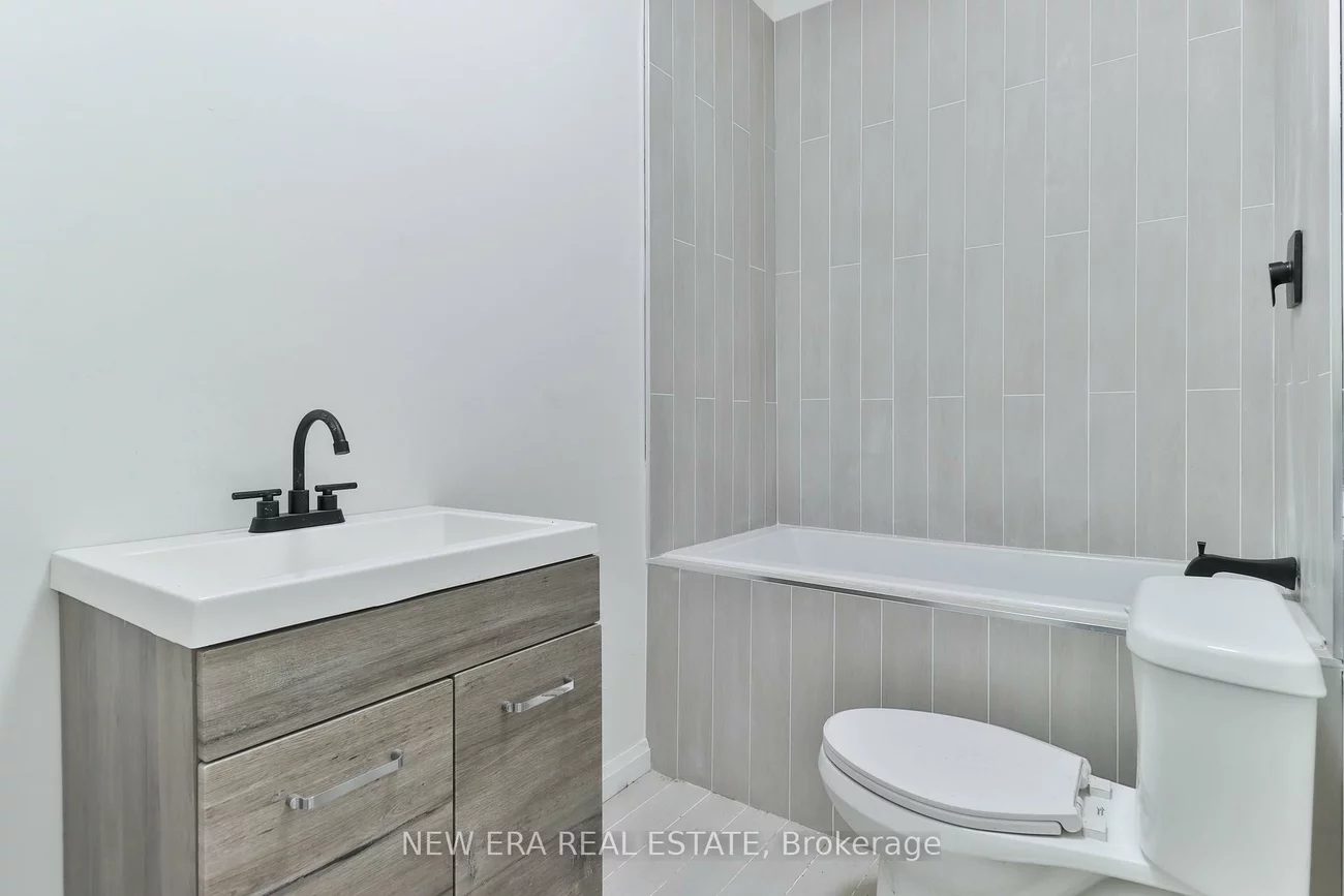990, Dovercourt, Dovercourt-Wallace Emerson-Junction, Toronto