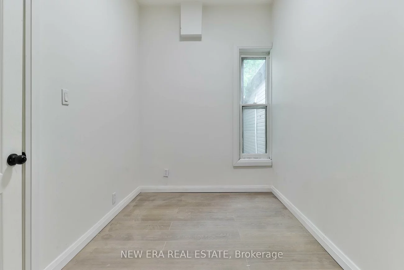 990, Dovercourt, Dovercourt-Wallace Emerson-Junction, Toronto