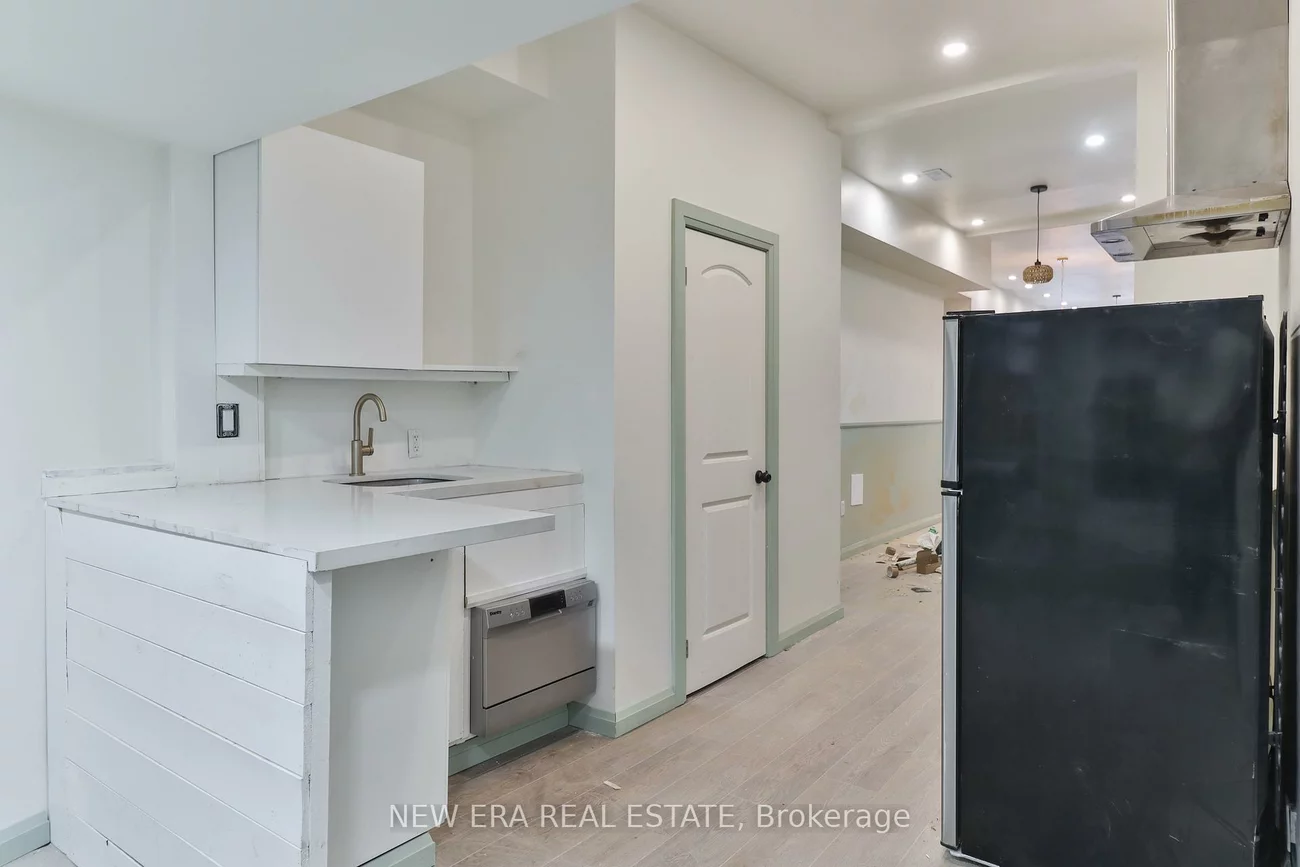 990, Dovercourt, Dovercourt-Wallace Emerson-Junction, Toronto