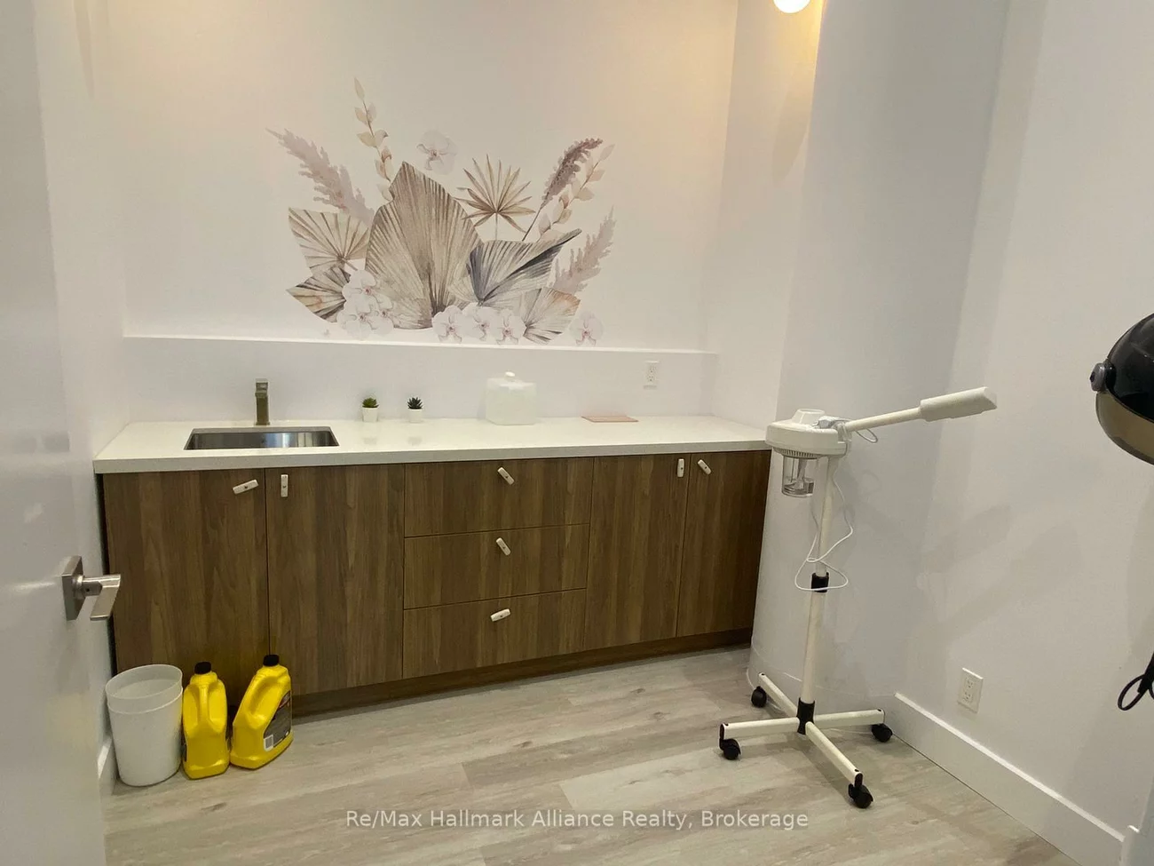 2083, Lake Shore, Mimico, Toronto