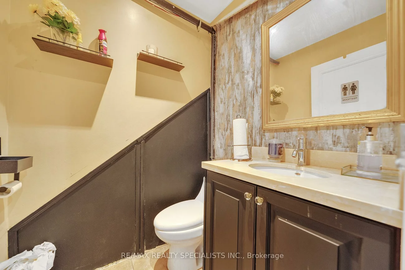 6923, Steeles, West Humber-Clairville, Toronto