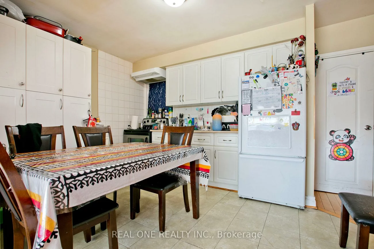 1702, Jane, Weston, Toronto