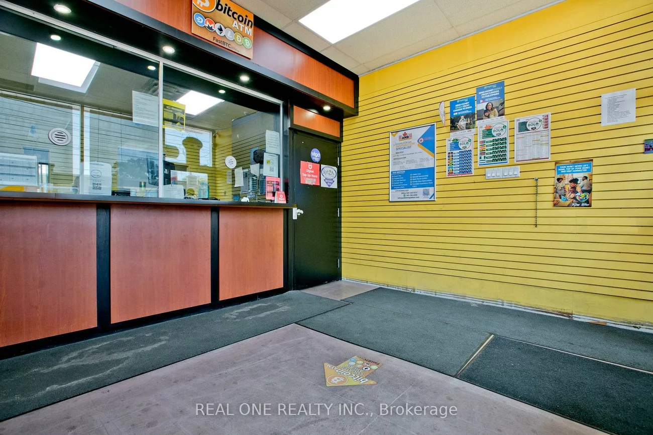 1702, Jane, Weston, Toronto