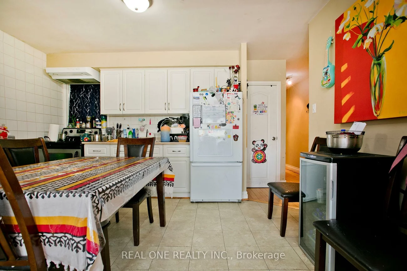 1702, Jane, Weston, Toronto