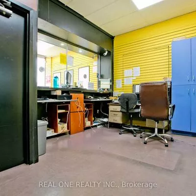 Commercial for sale, 1702, Jane, Weston, Toronto