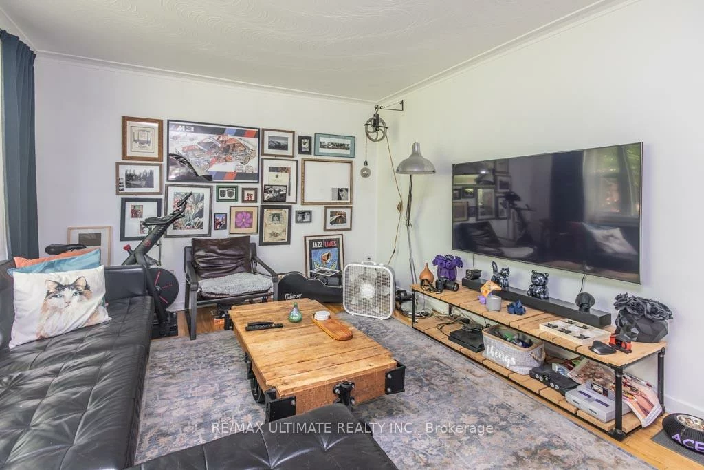 39, Laws, Junction Area, Toronto