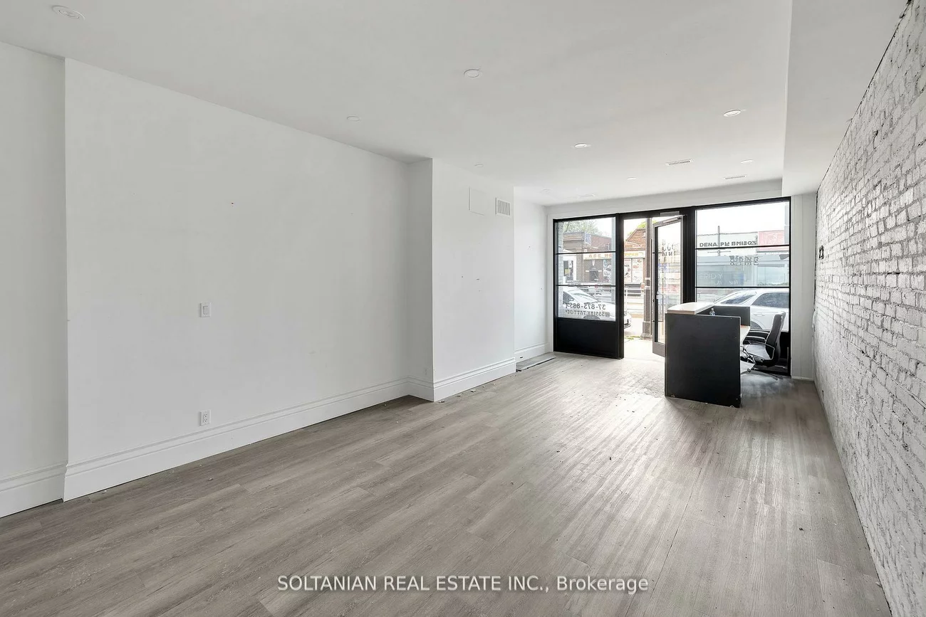1742, St Clair, Weston-Pellam Park, Toronto