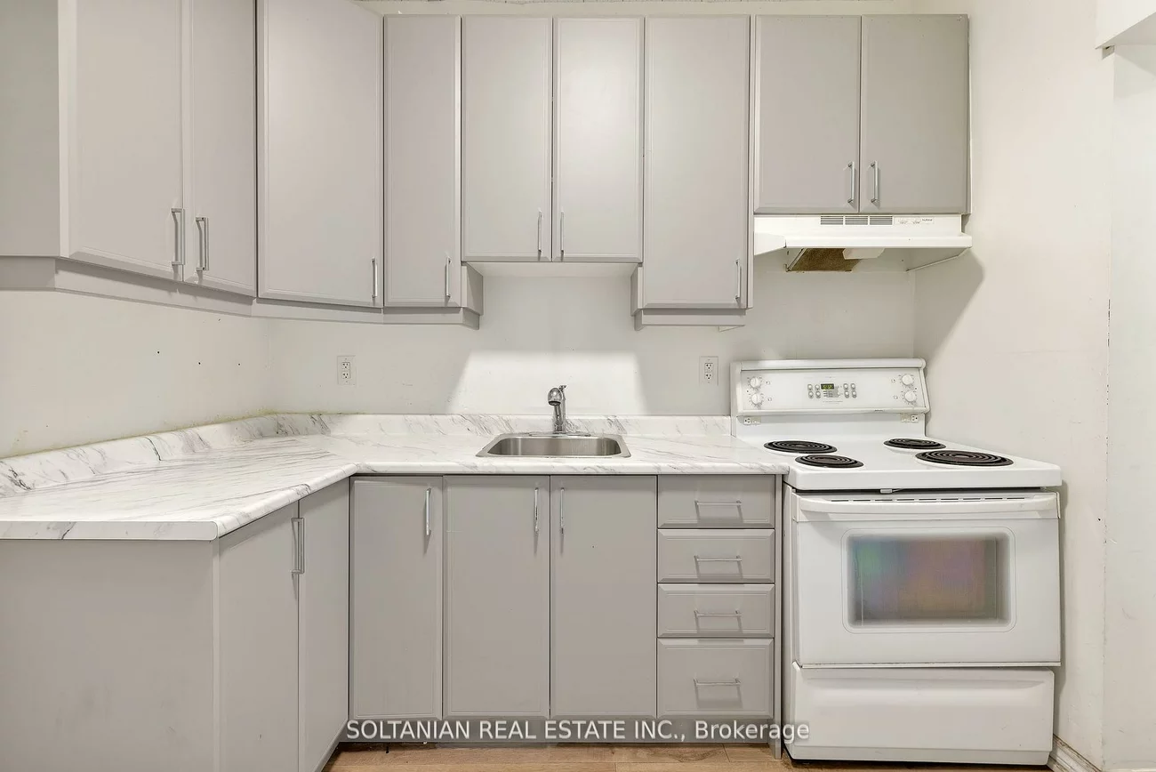 1742, St Clair, Weston-Pellam Park, Toronto
