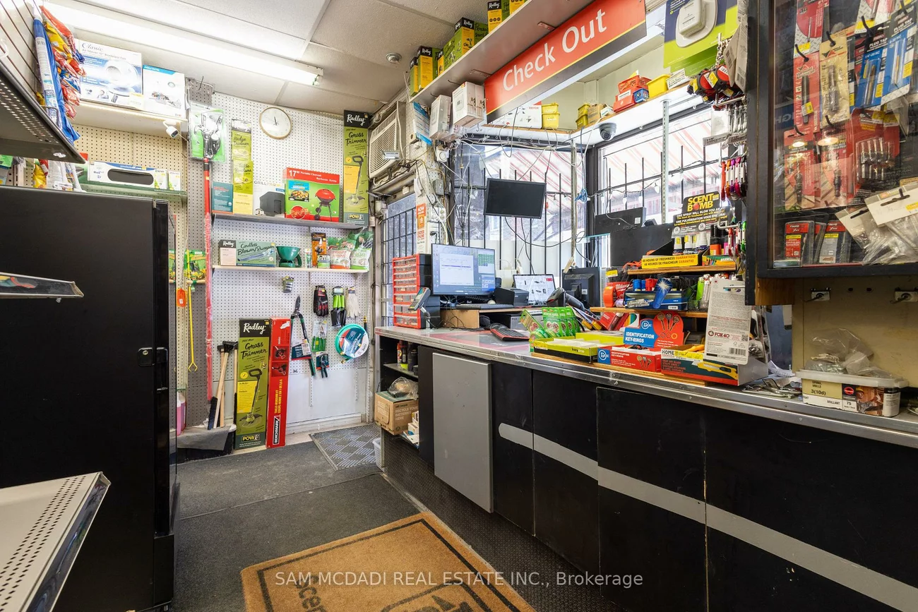 1212, Dufferin, Dovercourt-Wallace Emerson-Junction, Toronto