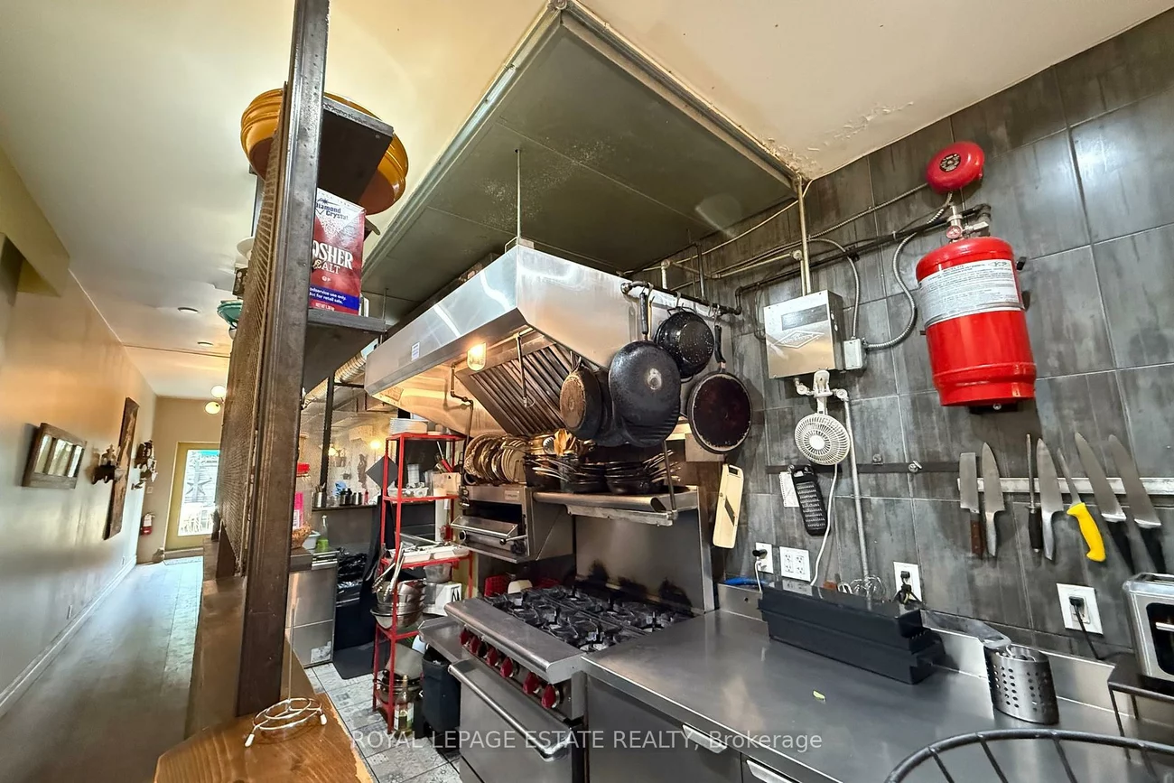 2800, Dundas, Junction Area, Toronto