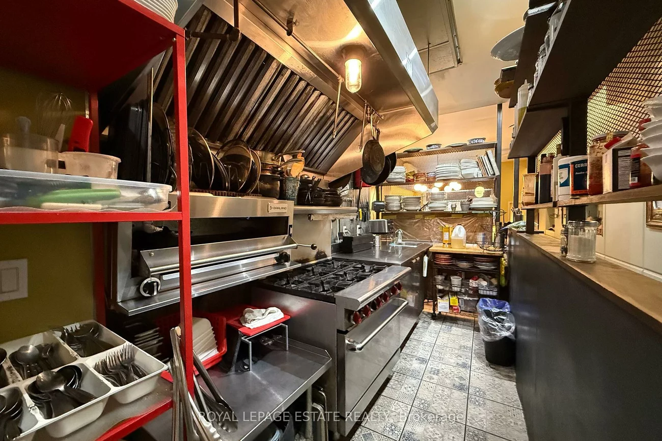 2800, Dundas, Junction Area, Toronto
