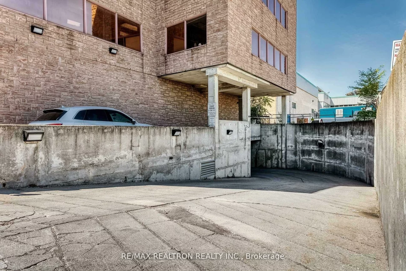1018, Finch, York University Heights, Toronto