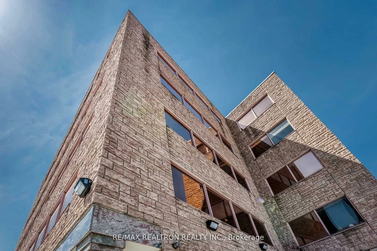 1018, Finch, York University Heights, Toronto